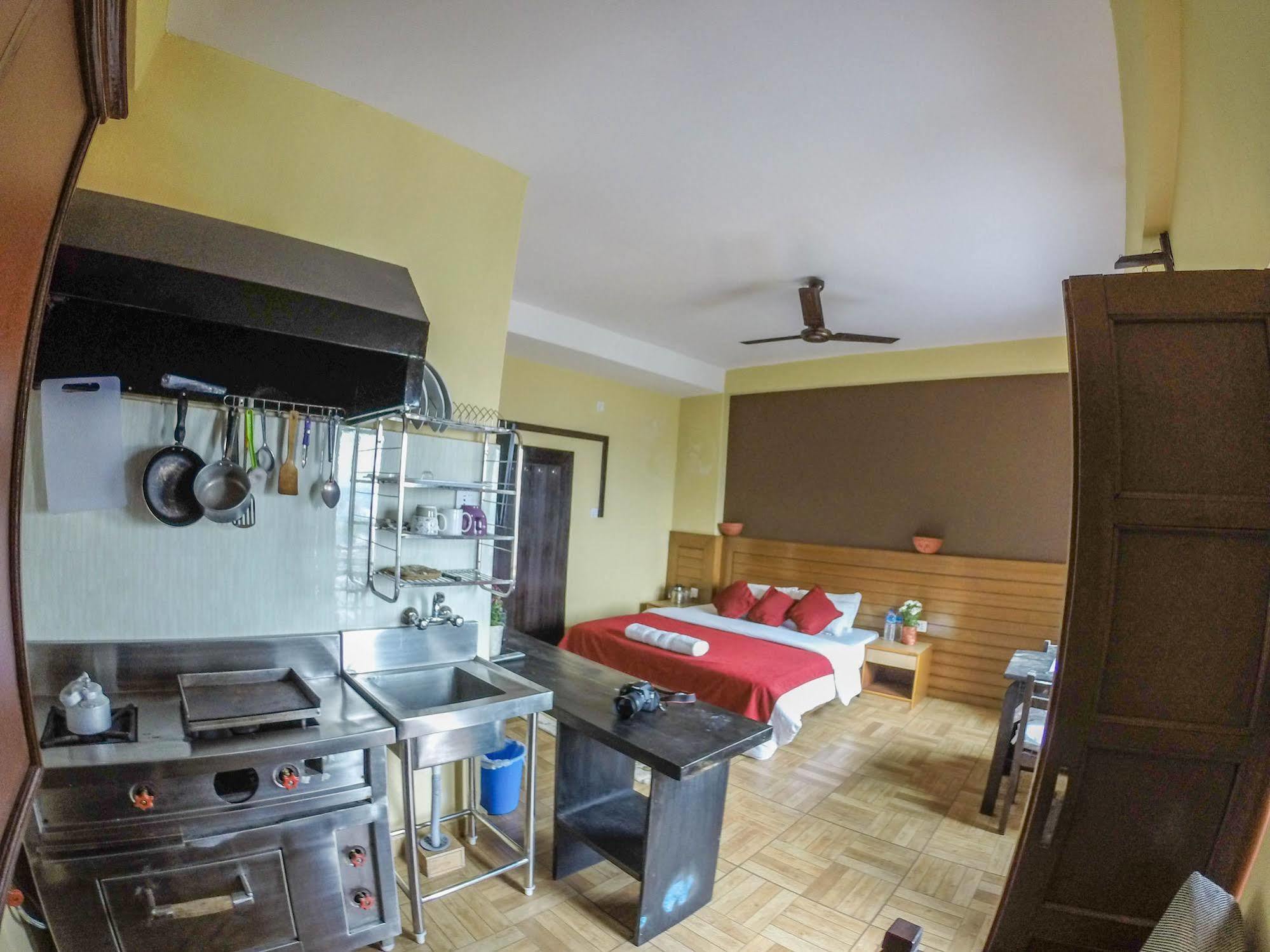 Hotel Tourist Residency Pokhara Bagian luar foto